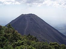VOLCANES LAGO Y ARQUEOLOGIA